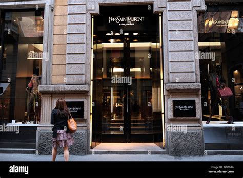 yves saint laurent milano telefono|Negozio YSL a MILANO in Via Monte Napoleone 8.